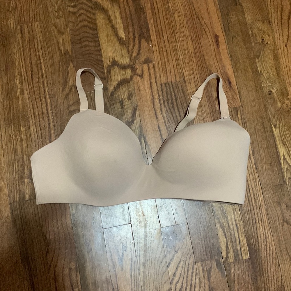 Soma enbliss wireless nursing bra. Nude. 40DD. Great condition.